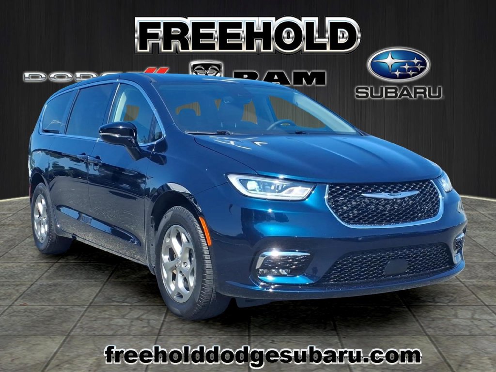 Certified 2024 Chrysler Pacifica Limited