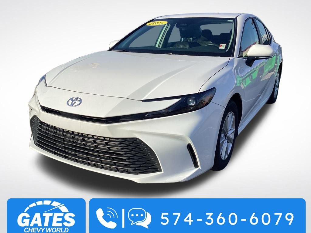 Used 2025 Toyota Camry LE FWD image 5