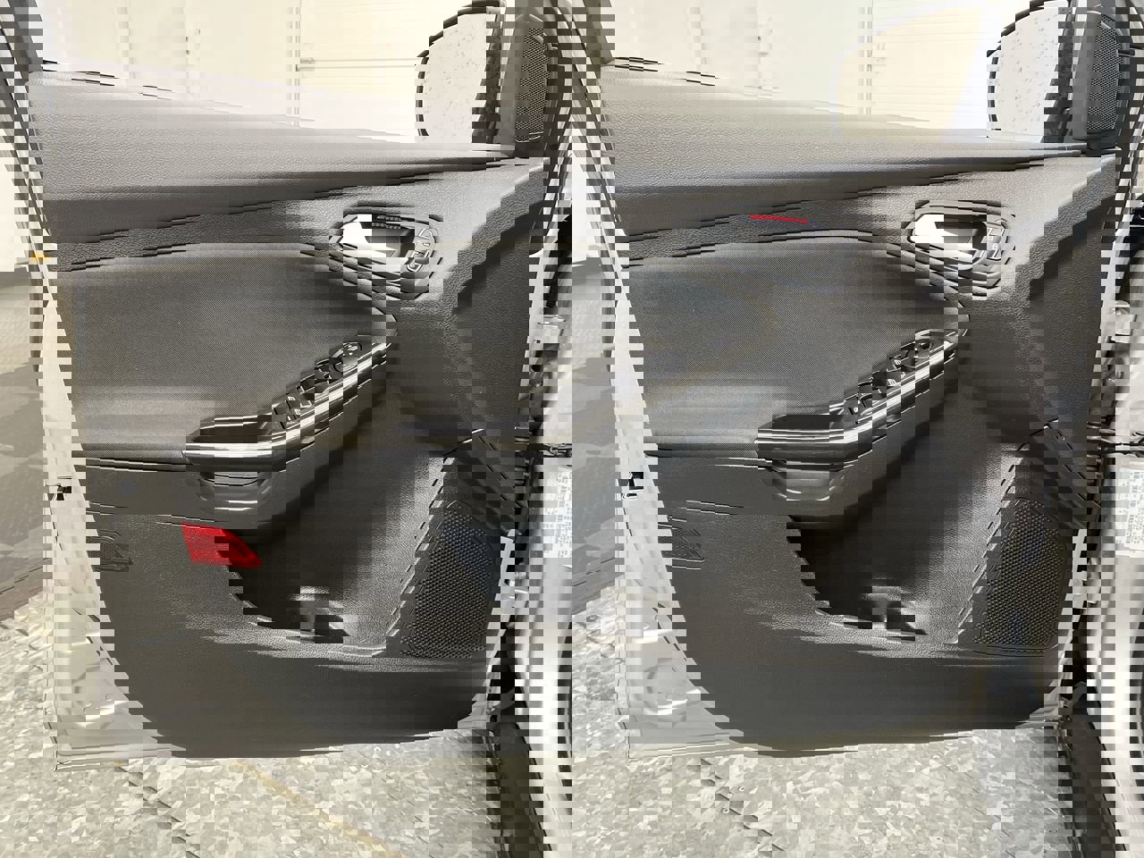 Used 2017 Ford Focus Titanium w/ Titanium Technology Package image 9