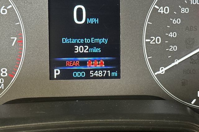 Certified 2025 Toyota Corolla Cross LE FWD image 30