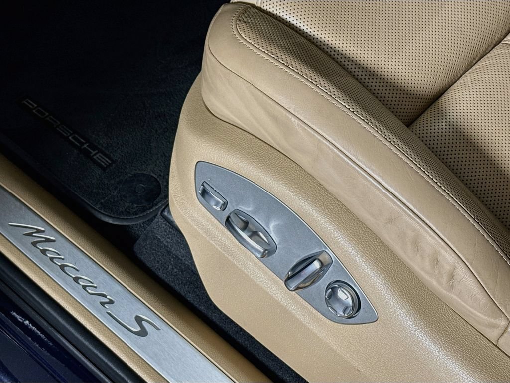 Certified 2019 Porsche Macan S AWD/4WD image 25
