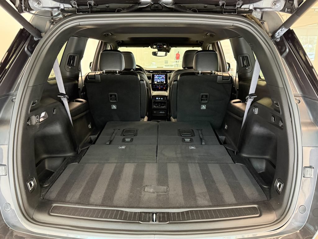 Used 2023 Jeep Grand Cherokee L Laredo AWD/4WD image 41