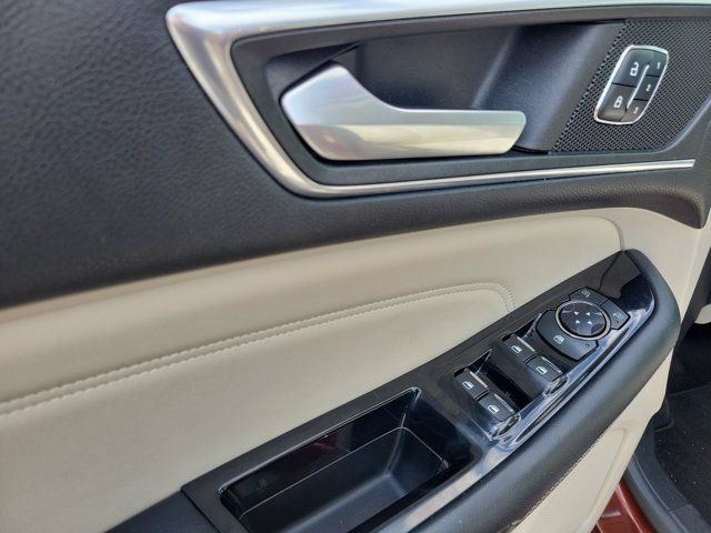 Used 2015 Ford Edge Titanium w/ Technology Package FWD image 23