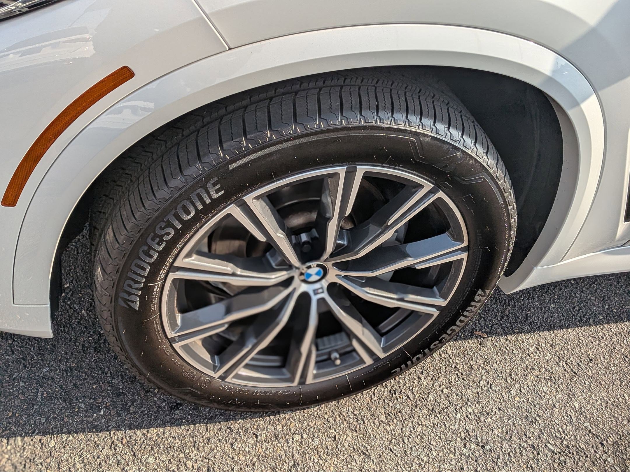 Used 2021 BMW X5 xDrive40i w/ M Sport Package image 10