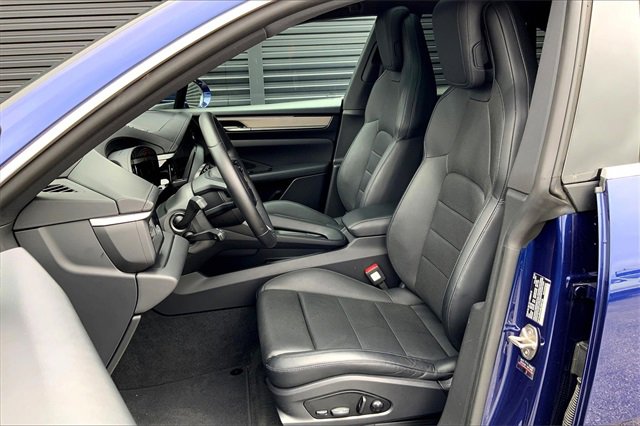 Certified 2024 Porsche Macan 4 Electric image 5
