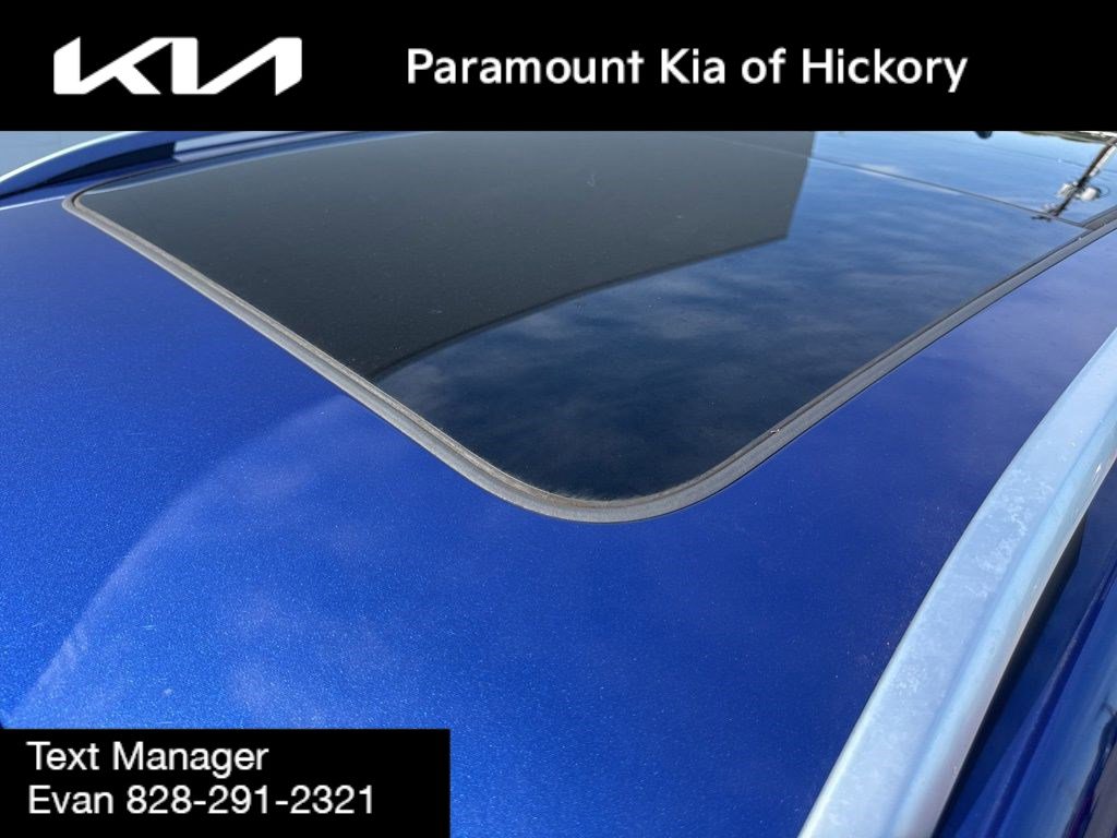 Used 2022 Volkswagen Taos SE FWD image 33