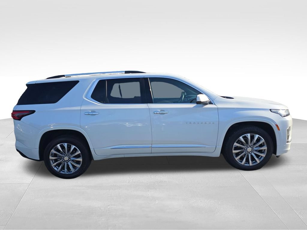 Used 2023 Chevrolet Traverse Premier FWD image 6