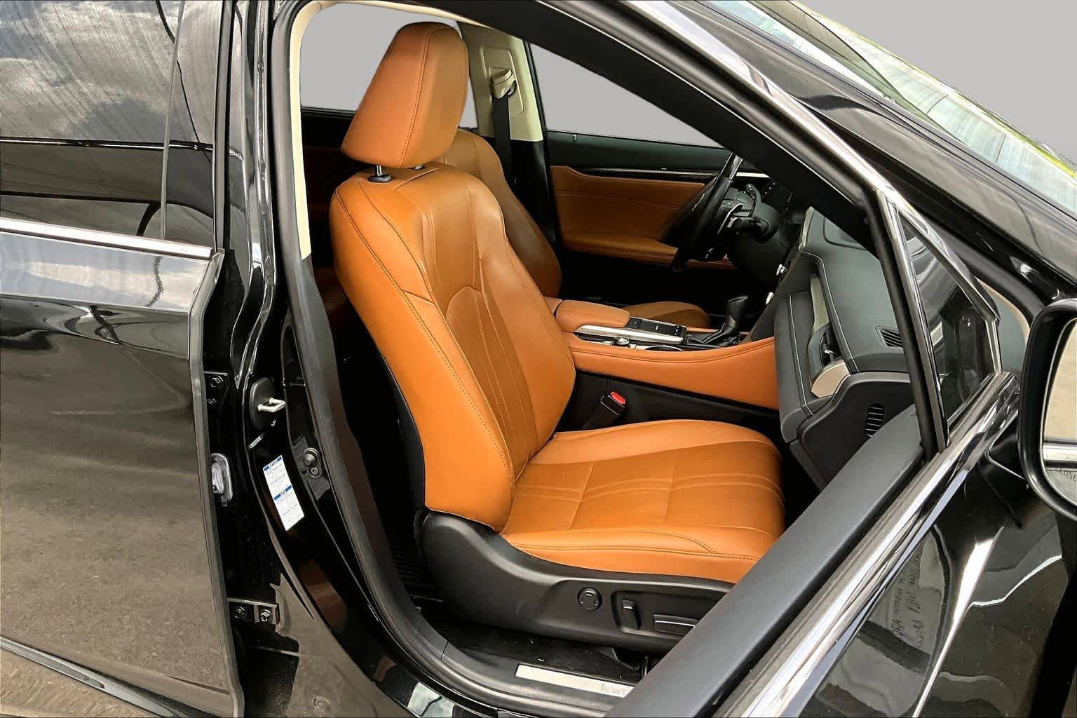 Used 2022 Lexus RX 450h AWD w/ Luxury Package image 9