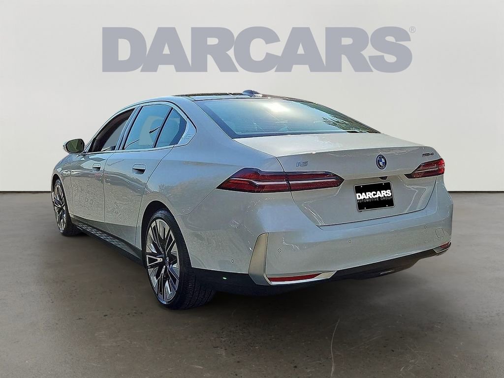 Used 2024 BMW i5 eDrive40i w/ Premium Package image 3