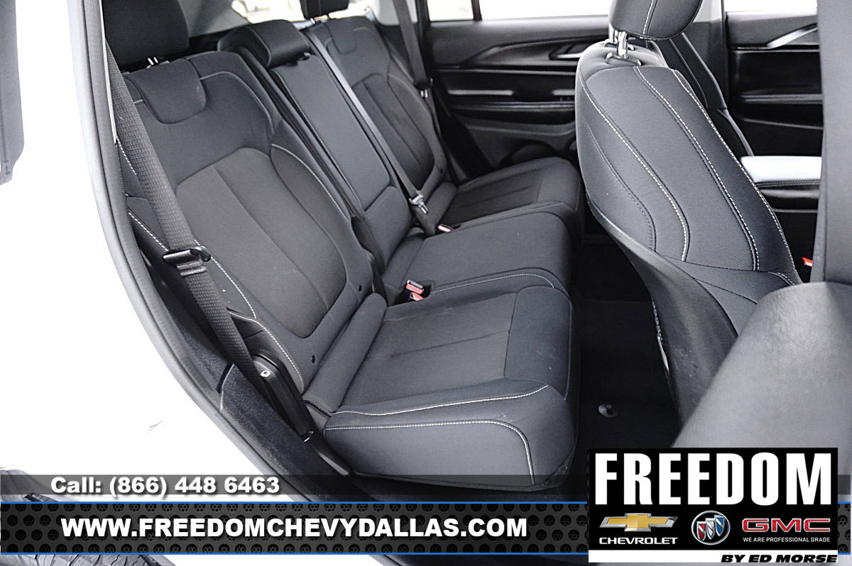 Used 2024 Jeep Grand Cherokee Laredo image 12