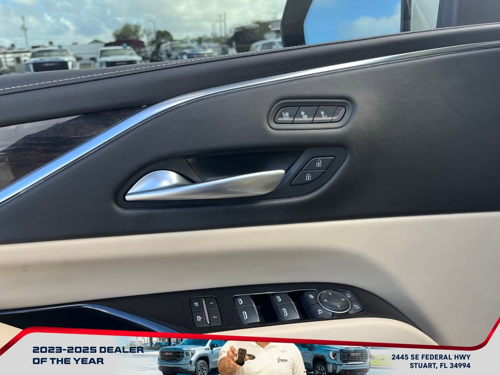 Used 2023 Cadillac Escalade ESV Premium Luxury image 23