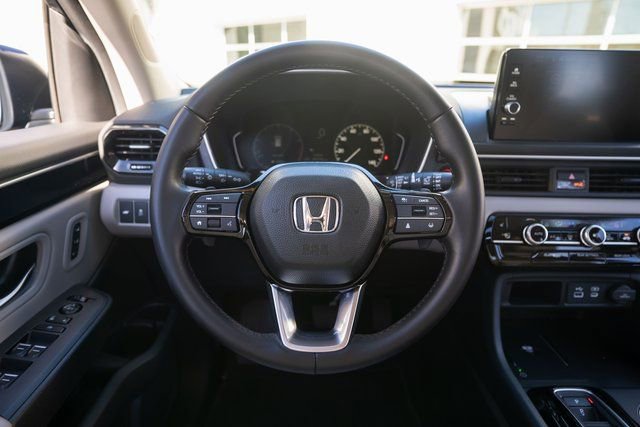 Used 2025 Honda Pilot EX-L image 26