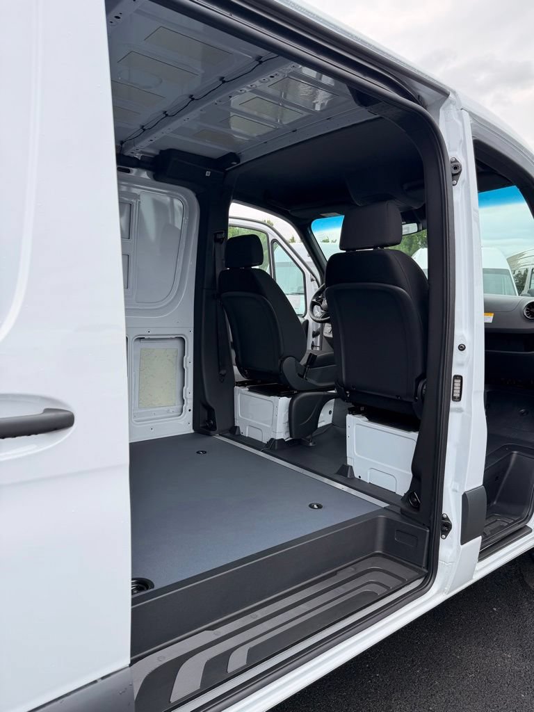 New 2026 Mercedes-Benz Sprinter 2500 image 23