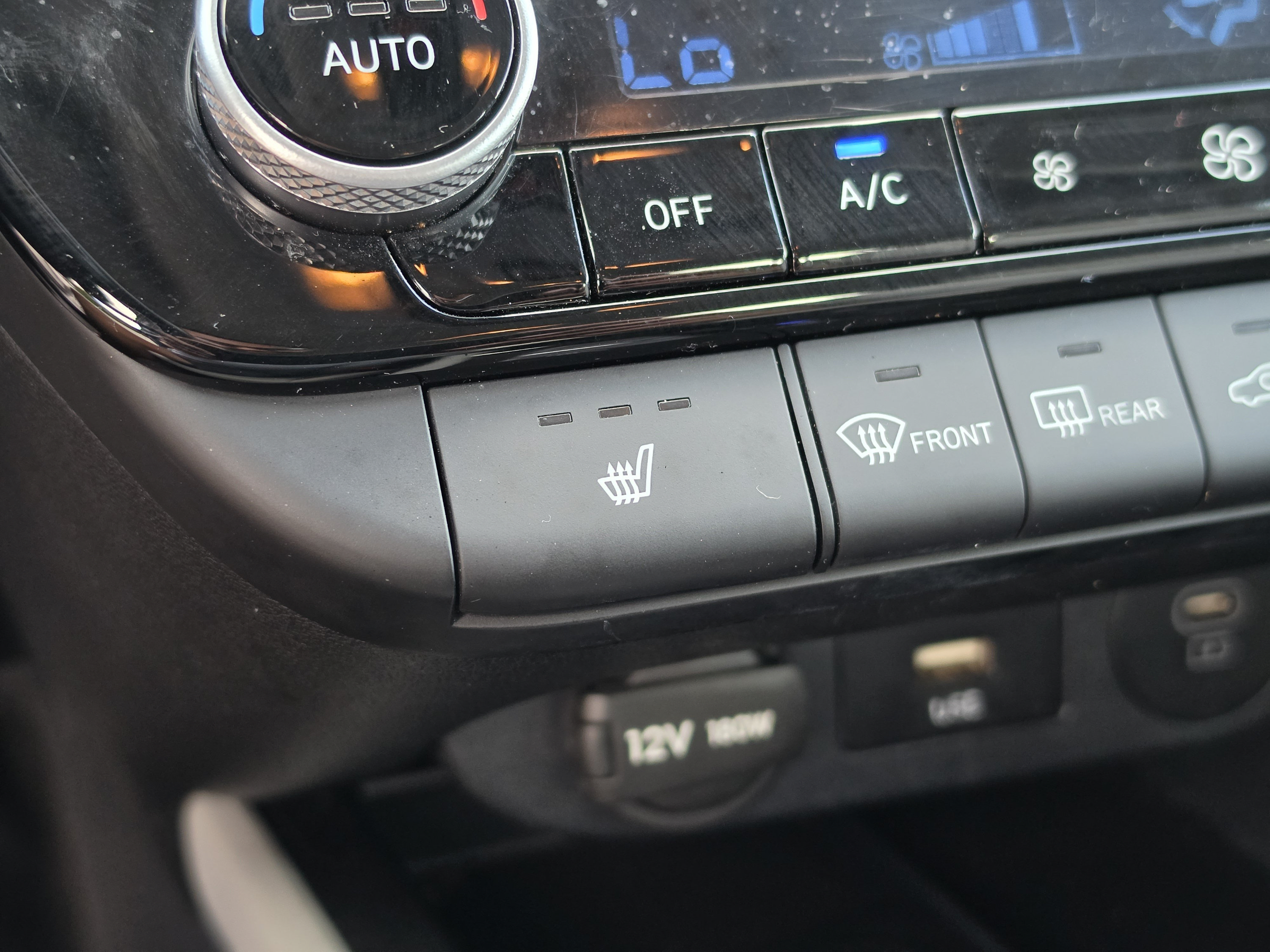 Used 2025 Hyundai Elantra Limited FWD image 28