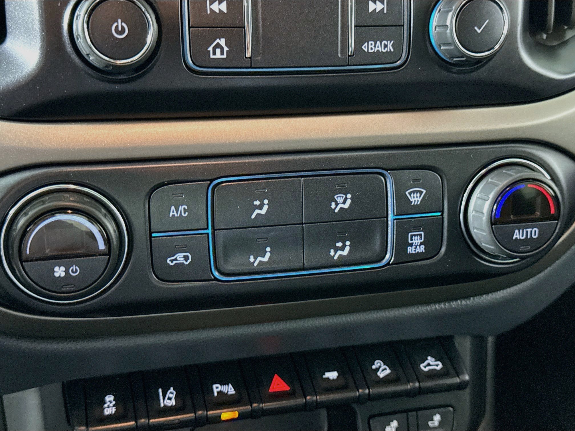 Used 2021 Chevrolet Colorado Z71 w/ Safety Package AWD/4WD image 13