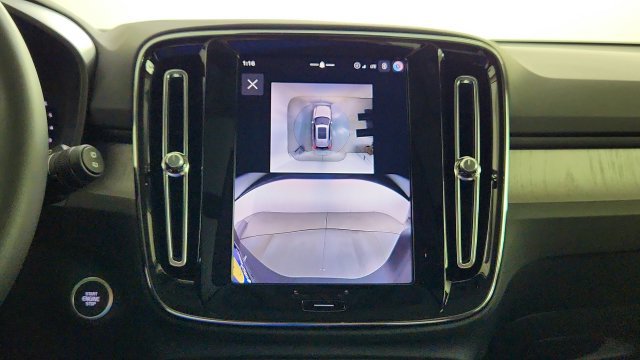 New 2026 Volvo XC40 B5 Plus w/ Protection Package Premier AWD/4WD image 19