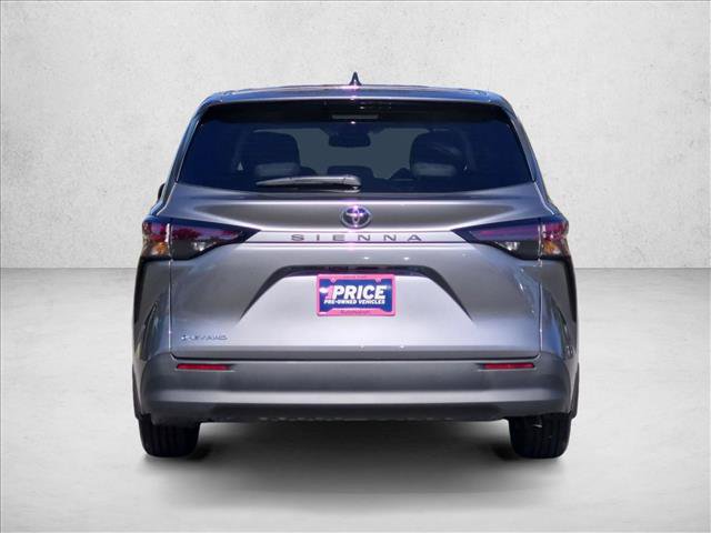 Used 2026 Toyota Sienna LE AWD/4WD image 7