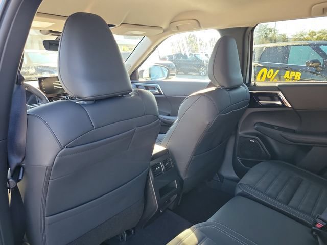 New 2026 Mitsubishi Outlander SE FWD image 15