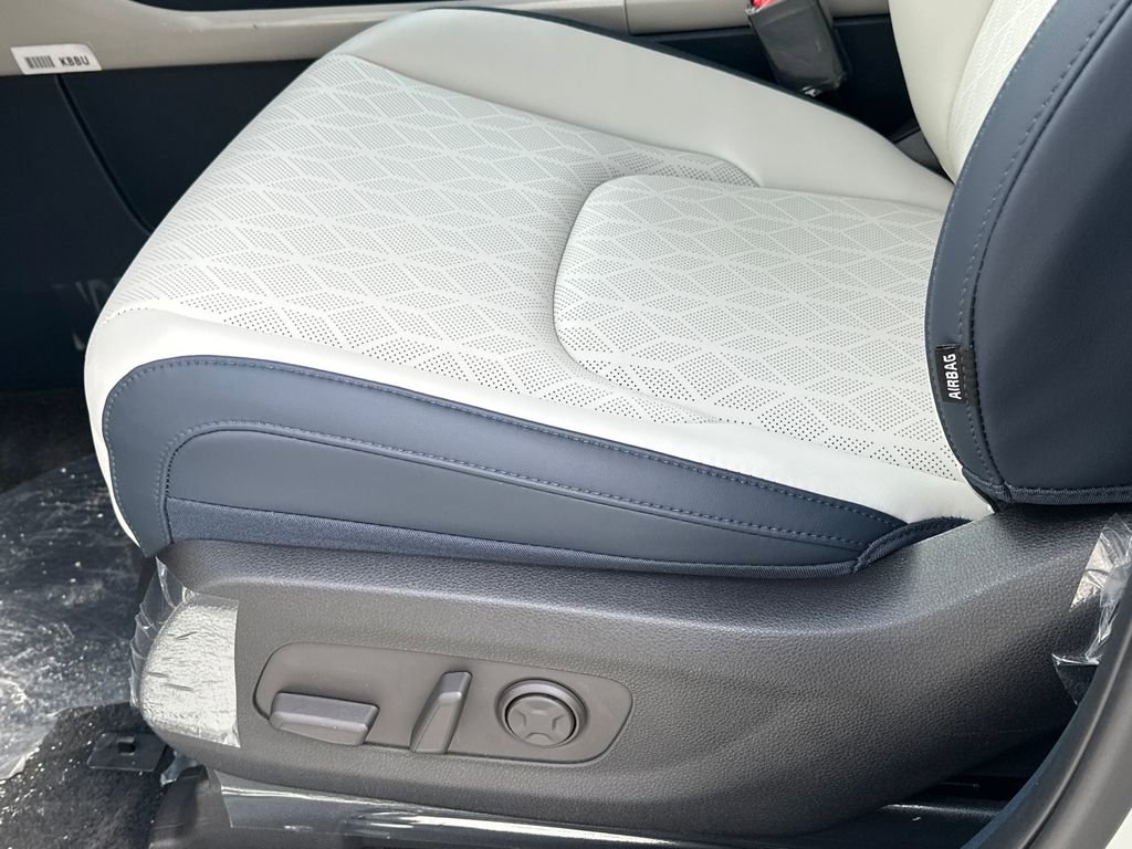 New 2026 Kia Carnival EX image 19