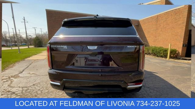 Used 2025 Cadillac Escalade IQ Luxury 2 w/ LPO, Premium Carpet Package image 7
