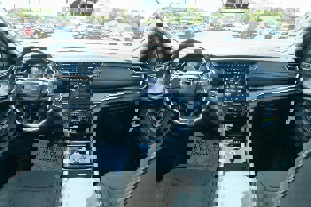 New 2025 Jeep Grand Cherokee L Laredo image 28