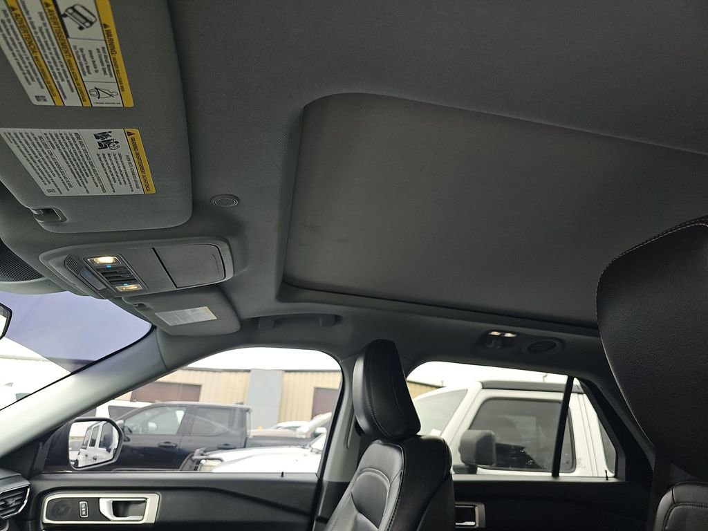 Used 2020 Ford Explorer XLT w/ Equipment Group 202A image 11