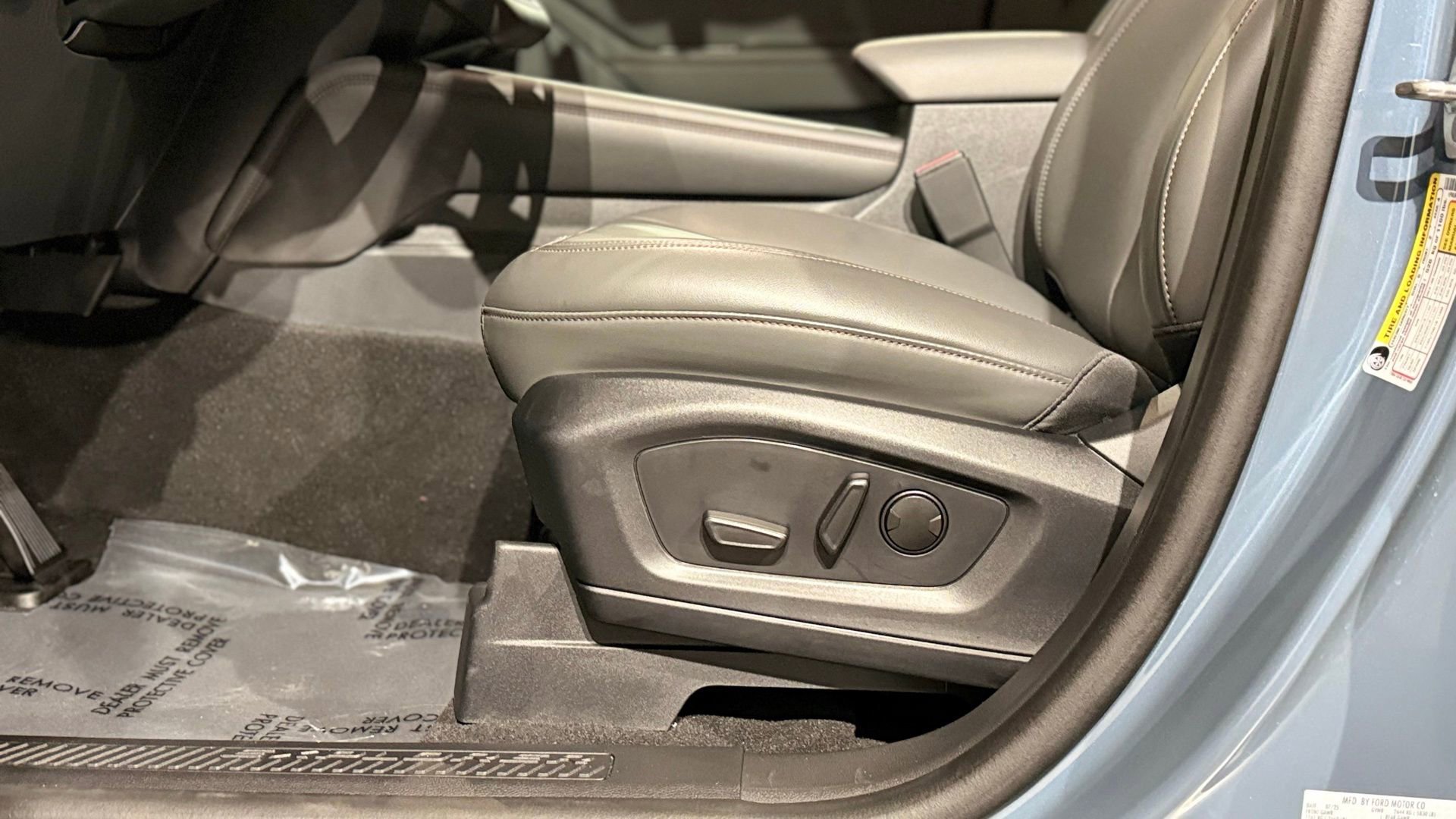 Used 2025 Ford Explorer Active w/ Active Comfort Package image 42