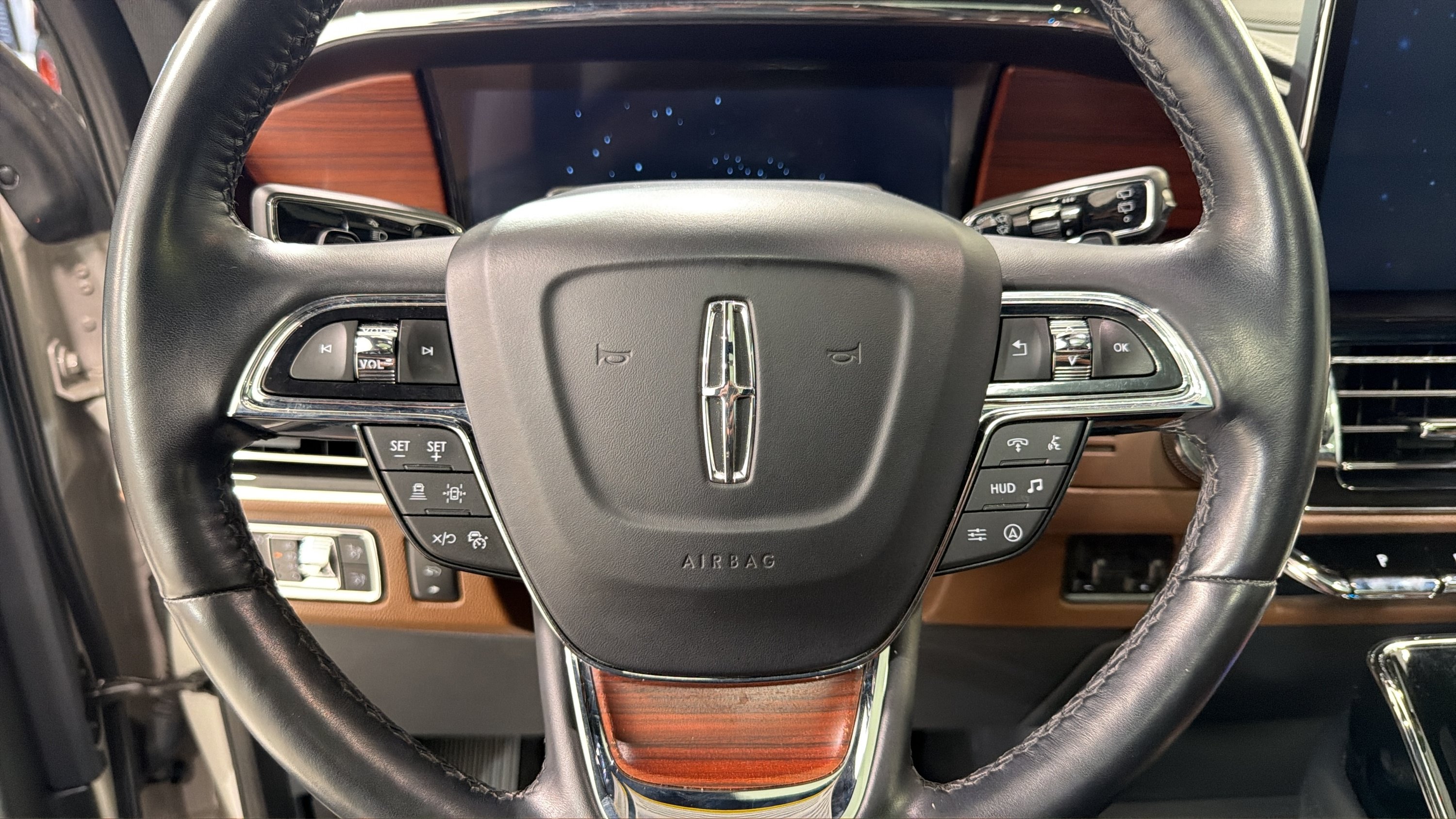 Used 2023 Lincoln Navigator Reserve AWD/4WD image 12