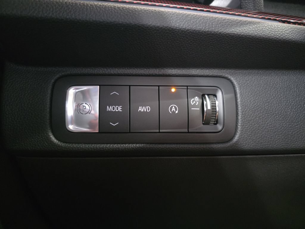 Used 2025 Chevrolet Traverse Z71 w/ Driver Confidence Package AWD/4WD image 30
