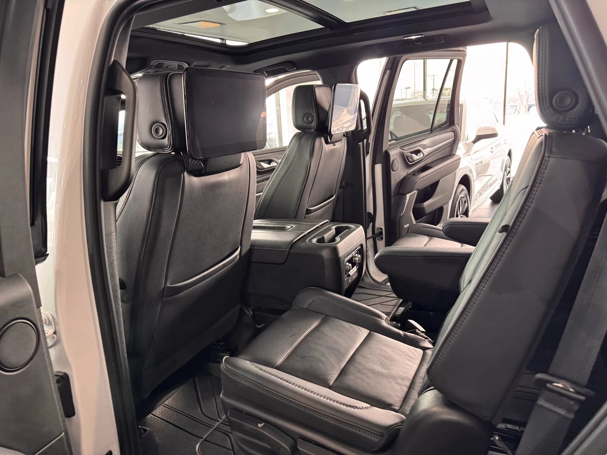 Used 2023 GMC Yukon Denali w/ Denali Reserve Package AWD/4WD image 20