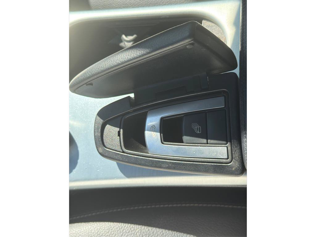 Used 2015 Mercedes-Benz SLK 250 w/ Premium Package image 30