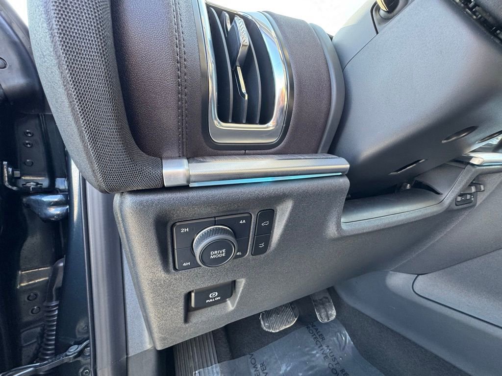 Used 2025 Ford Expedition Platinum w/ Platinum Ultimate Package image 24