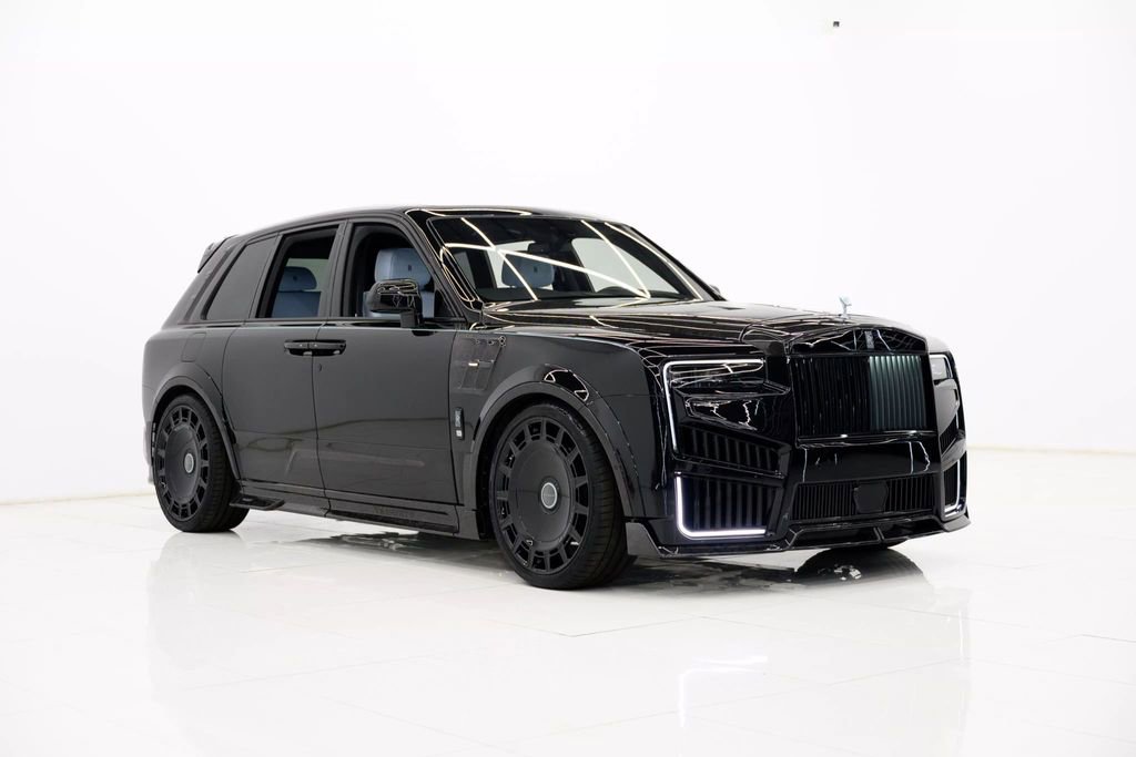 Used 2025 Rolls-Royce Cullinan AWD/4WD image 4