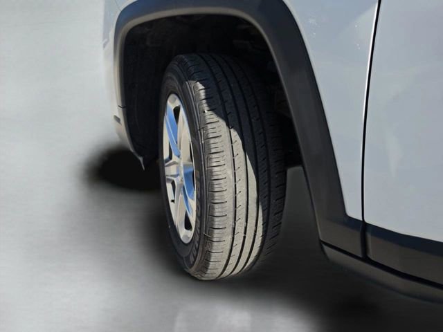 Certified 2024 Jeep Compass Latitude image 38