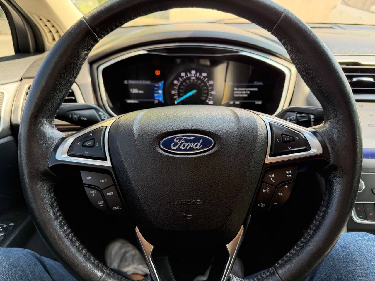 Used 2020 Ford Fusion SEL FWD image 9