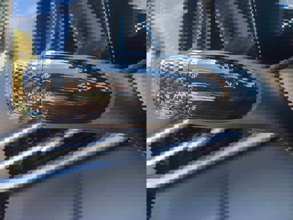 New 2026 Hyundai Elantra Limited image 28