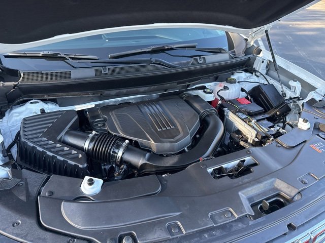 Used 2025 GMC Acadia Elevation image 36