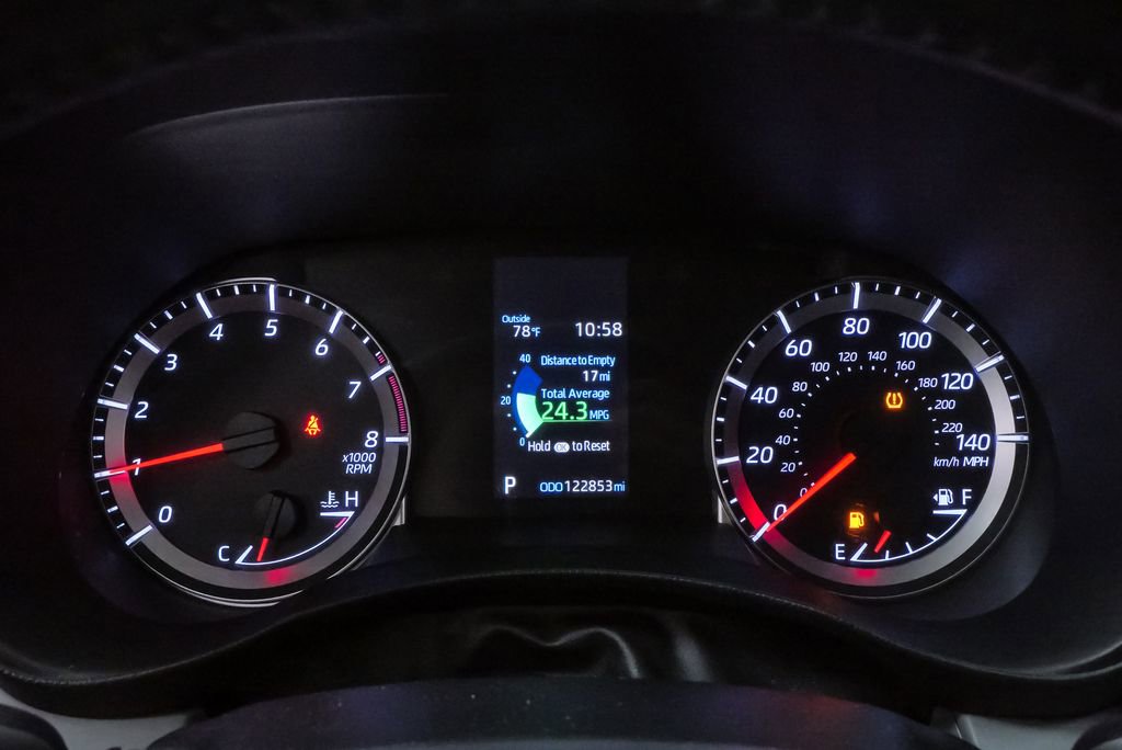 Used 2020 Toyota Highlander LE FWD image 21