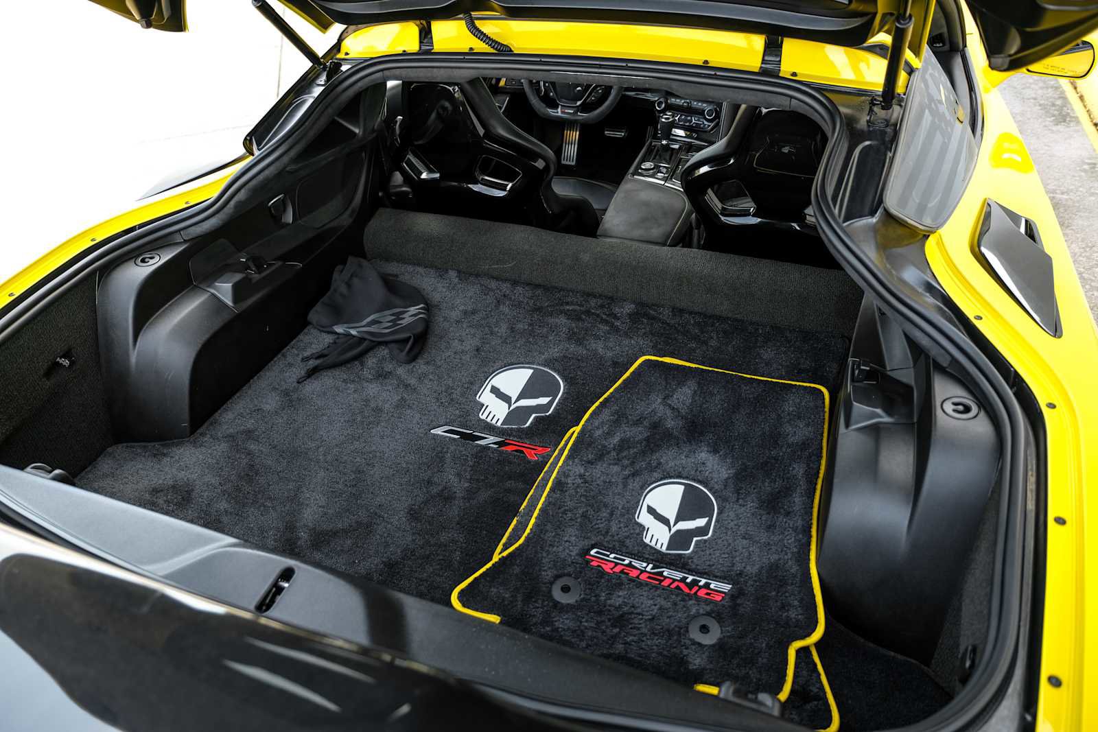 Used 2015 Chevrolet Corvette Z06 w/ 3LZ Preferred Equipment Group image 64