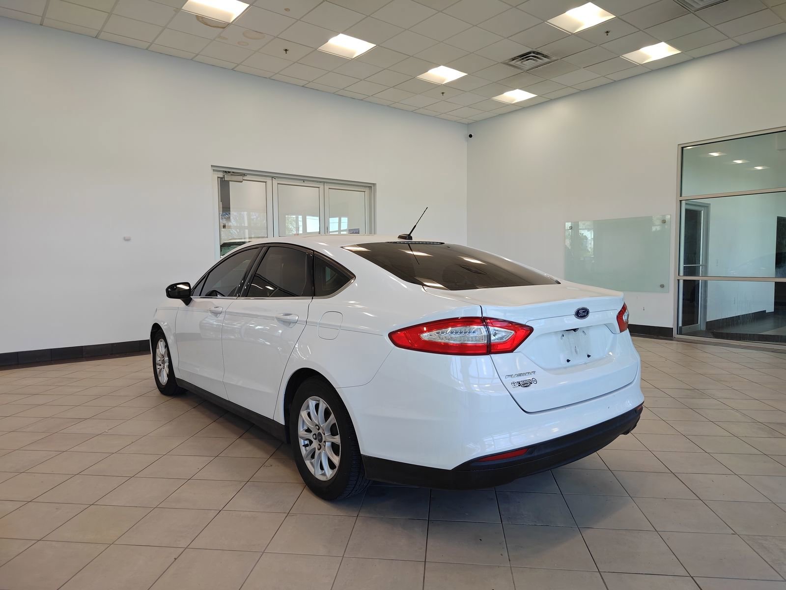 Used 2015 Ford Fusion S FWD image 5