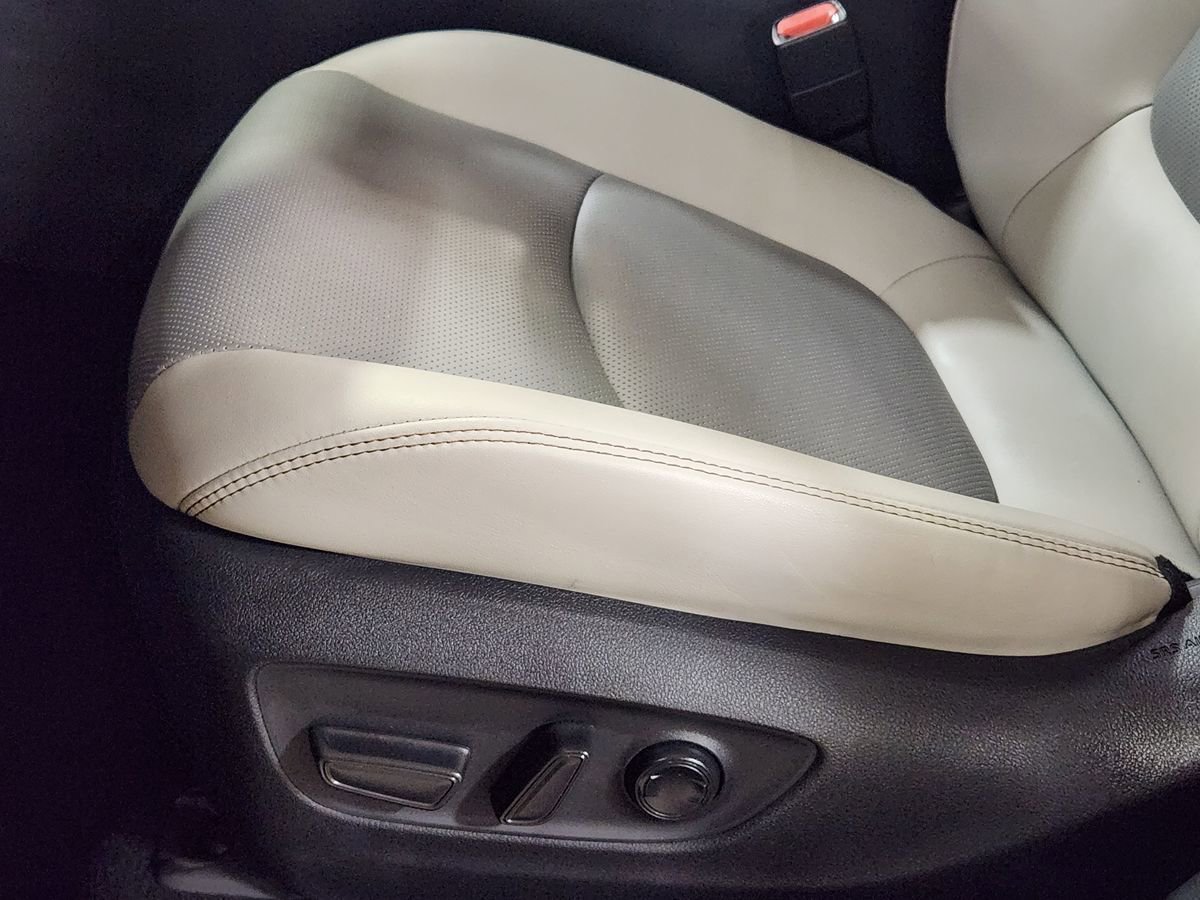 Used 2023 Toyota RAV4 Limited FWD image 45