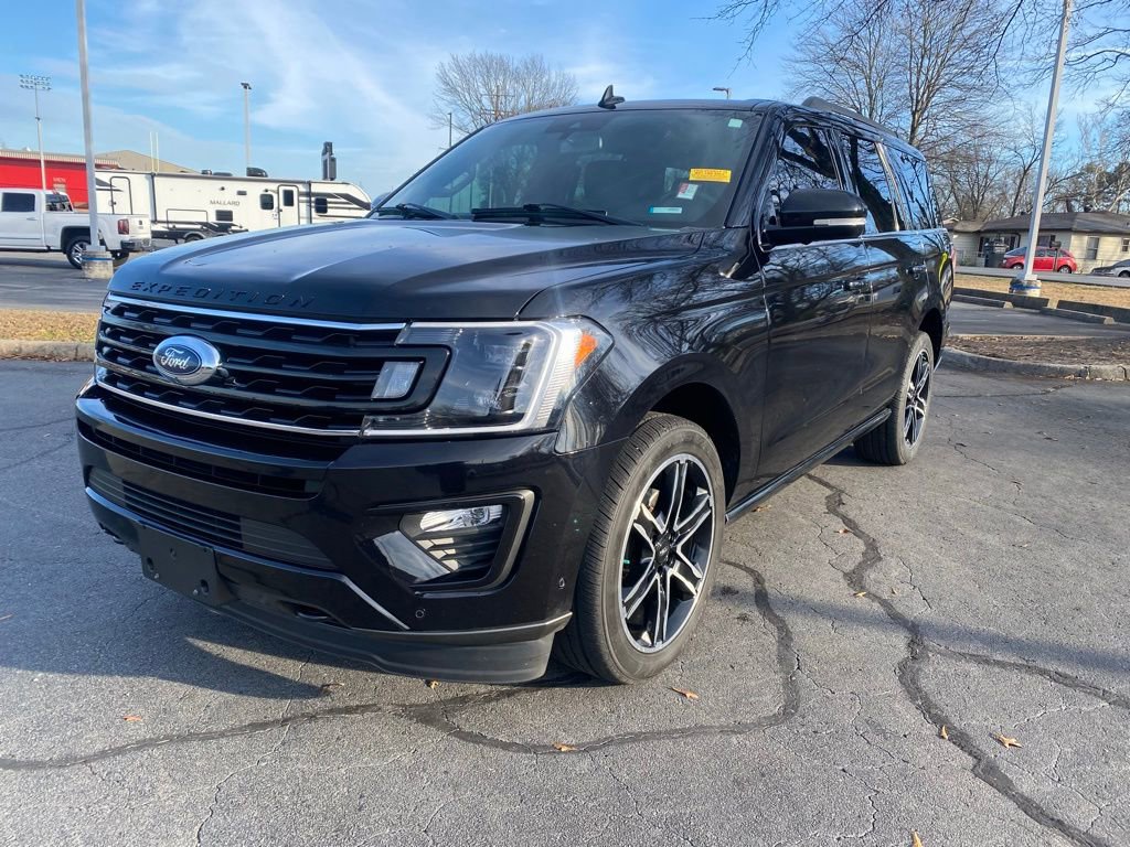 Used 2021 Ford Expedition Limited image 3