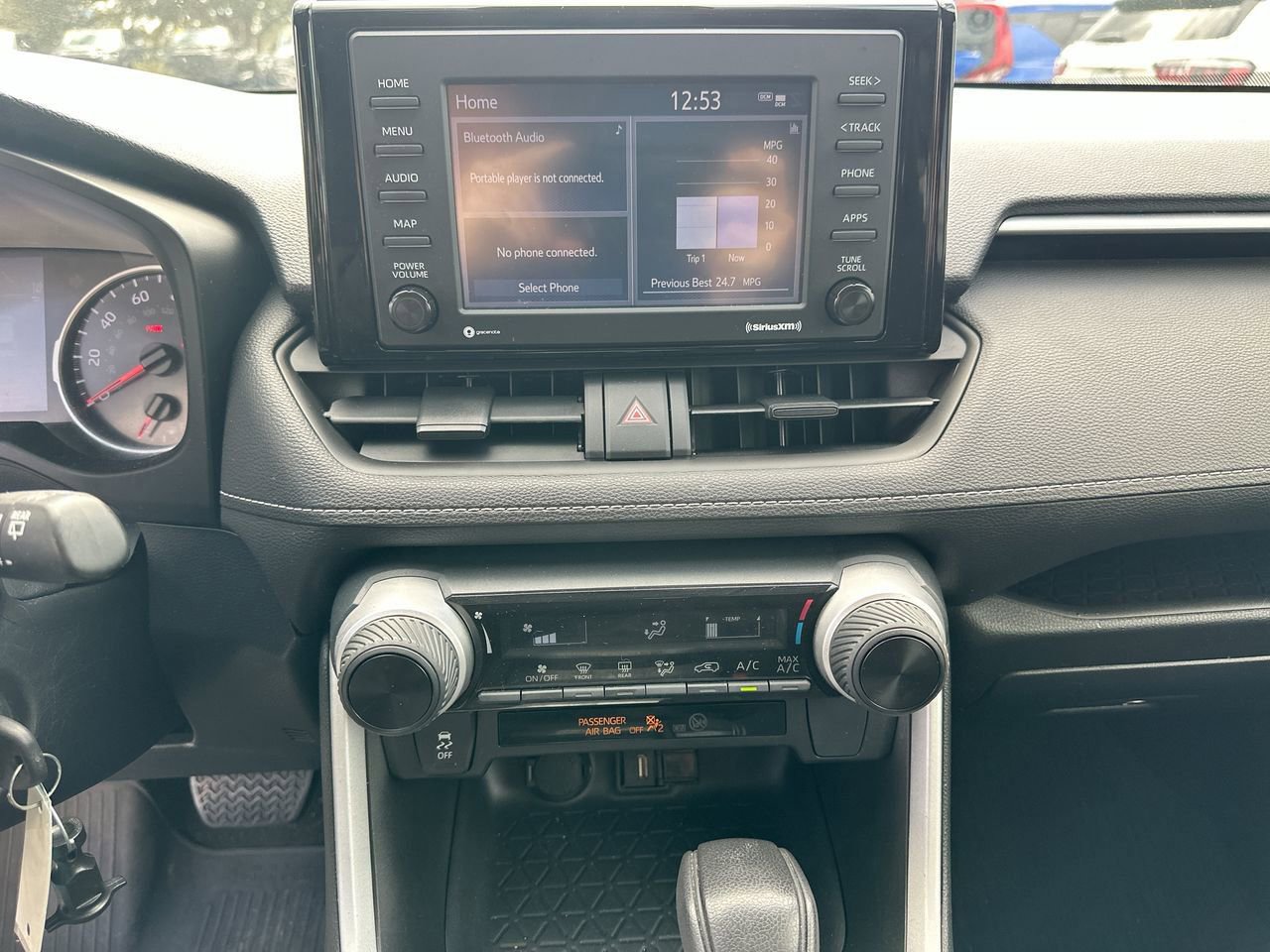 Used 2022 Toyota RAV4 LE image 18