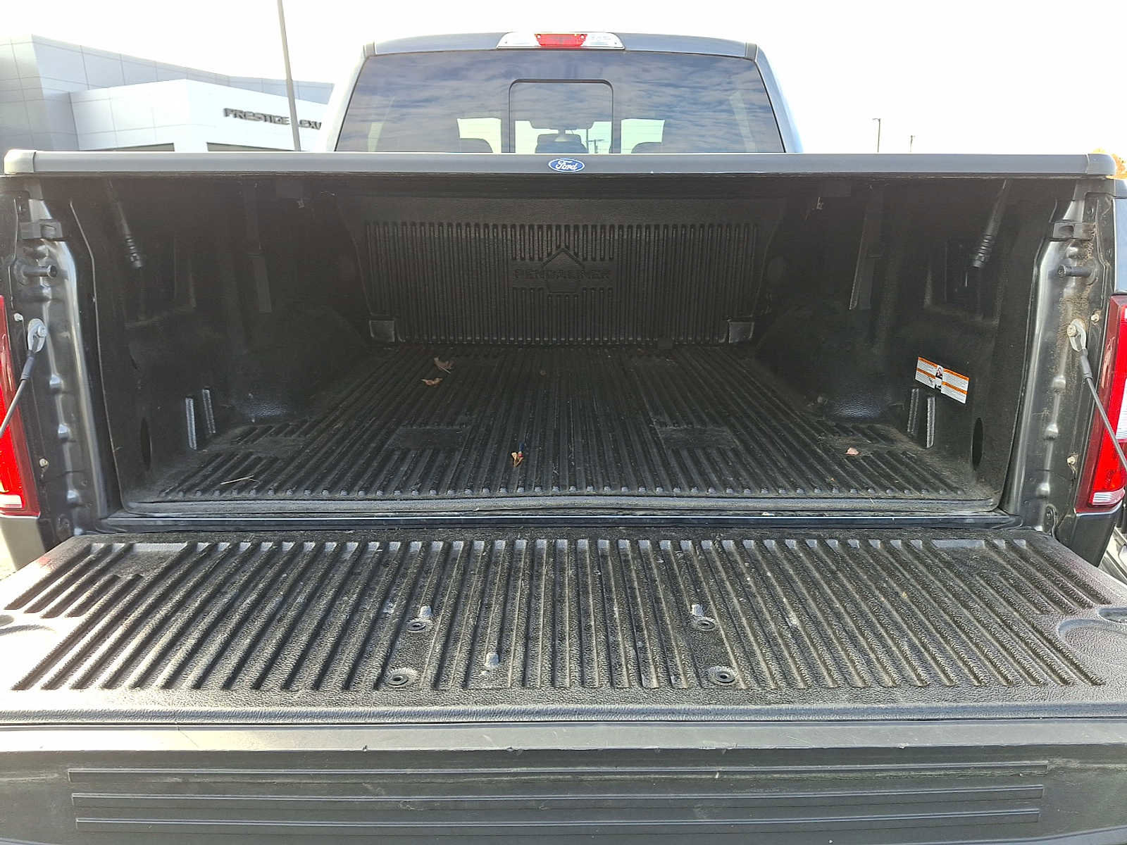 Used 2019 Ford F150 Lariat image 28