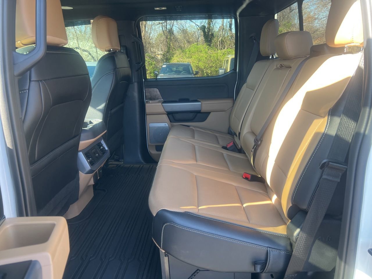 Used 2024 Ford F350 Lariat w/ Lariat Ultimate Package image 23