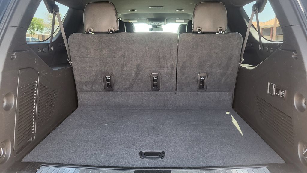 Used 2023 Chevrolet Suburban Premier AWD/4WD image 13