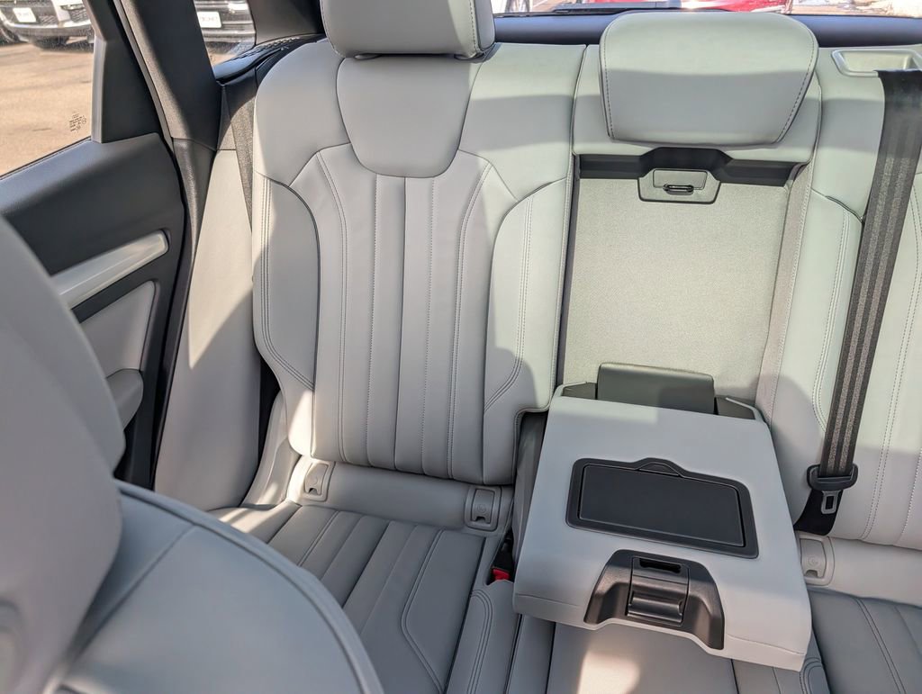 Used 2025 Audi Q5 2.0T Premium image 32