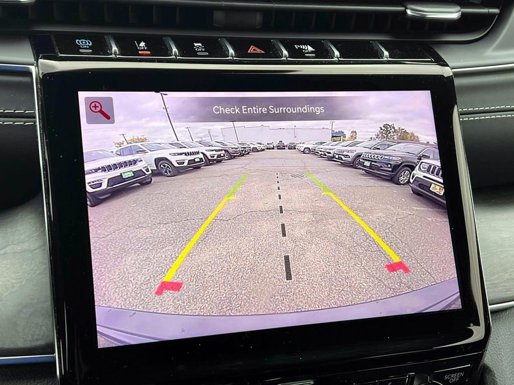 Used 2022 Jeep Grand Cherokee Overland image 32