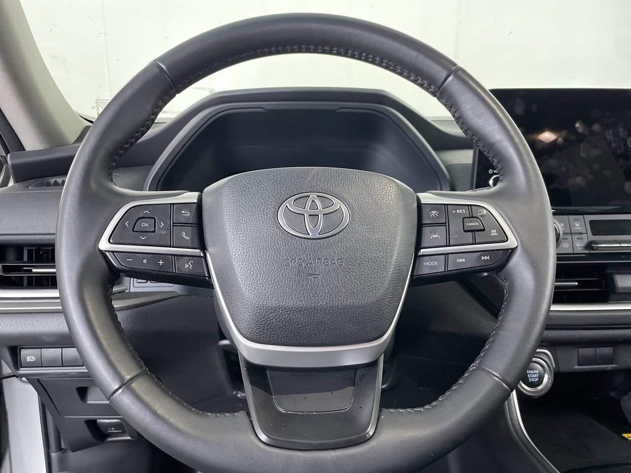 Used 2025 Toyota Grand Highlander AWD image 4