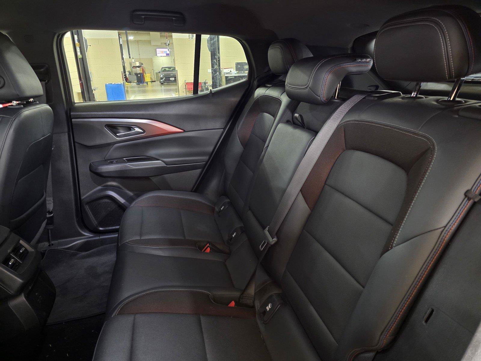 Used 2024 Chevrolet Equinox EV RS FWD image 11